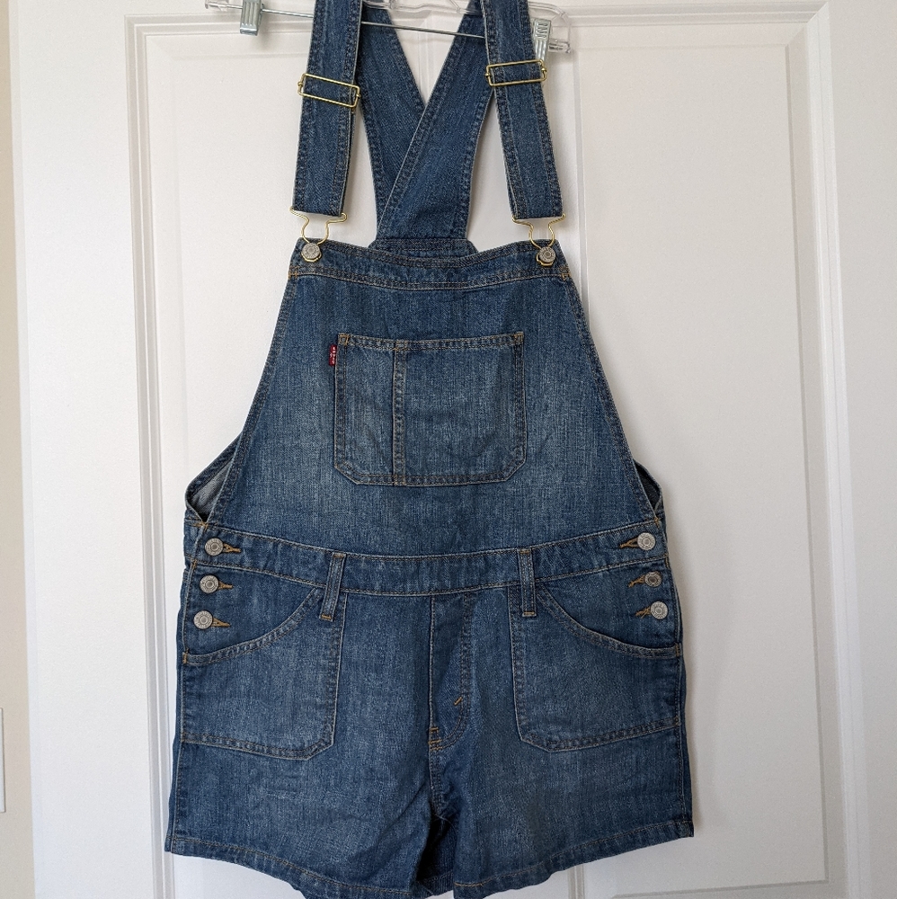 Short Levi's overalls
